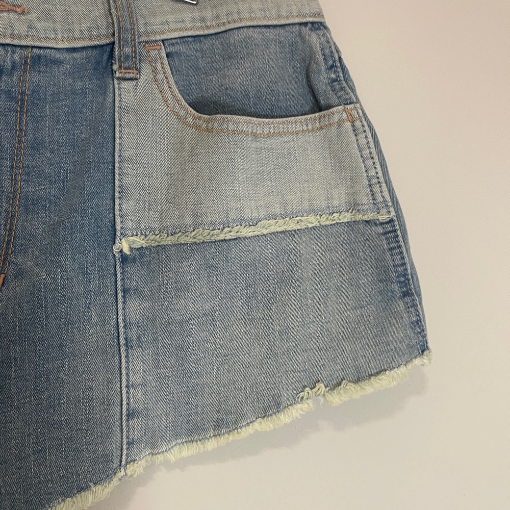 Hollister Womens Shorts Size 11 Blue Vintage High Rise Two-Tone Patchwork Denim - Picture 3 of 9